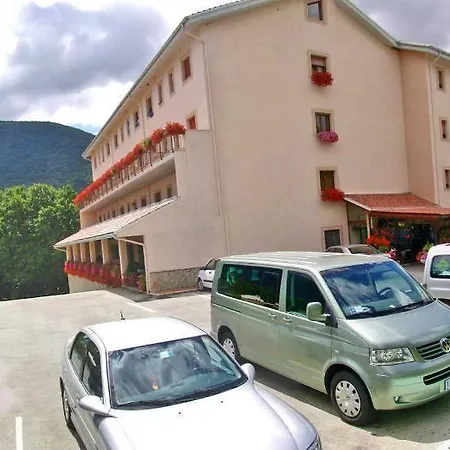 فندق Park Il Poggio Montone (Abruzzo)