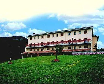 فندق Park Il Poggio Montone (Abruzzo)