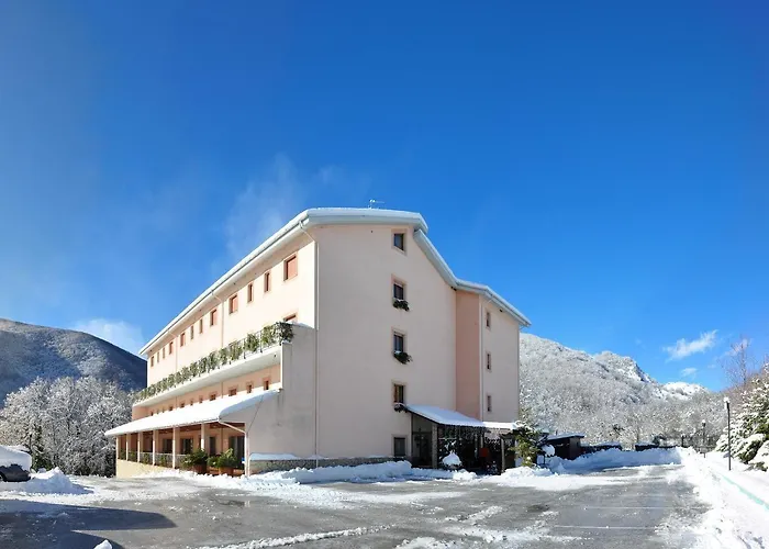 Park Il Poggio 3* Montone (Abruzzo)